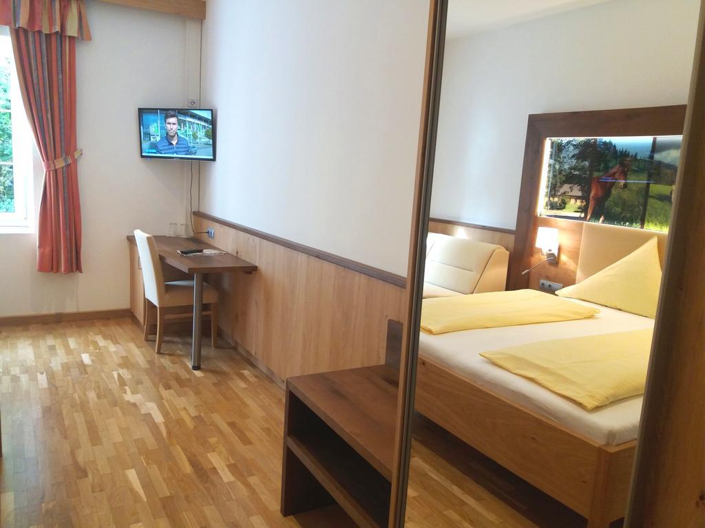 Gut Drasing Hotell Krumpendorf Exteriör bild