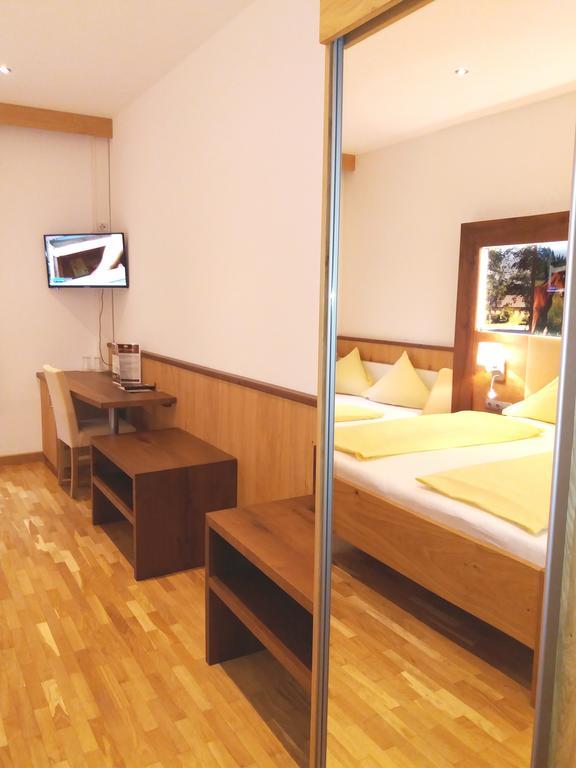 Gut Drasing Hotell Krumpendorf Exteriör bild
