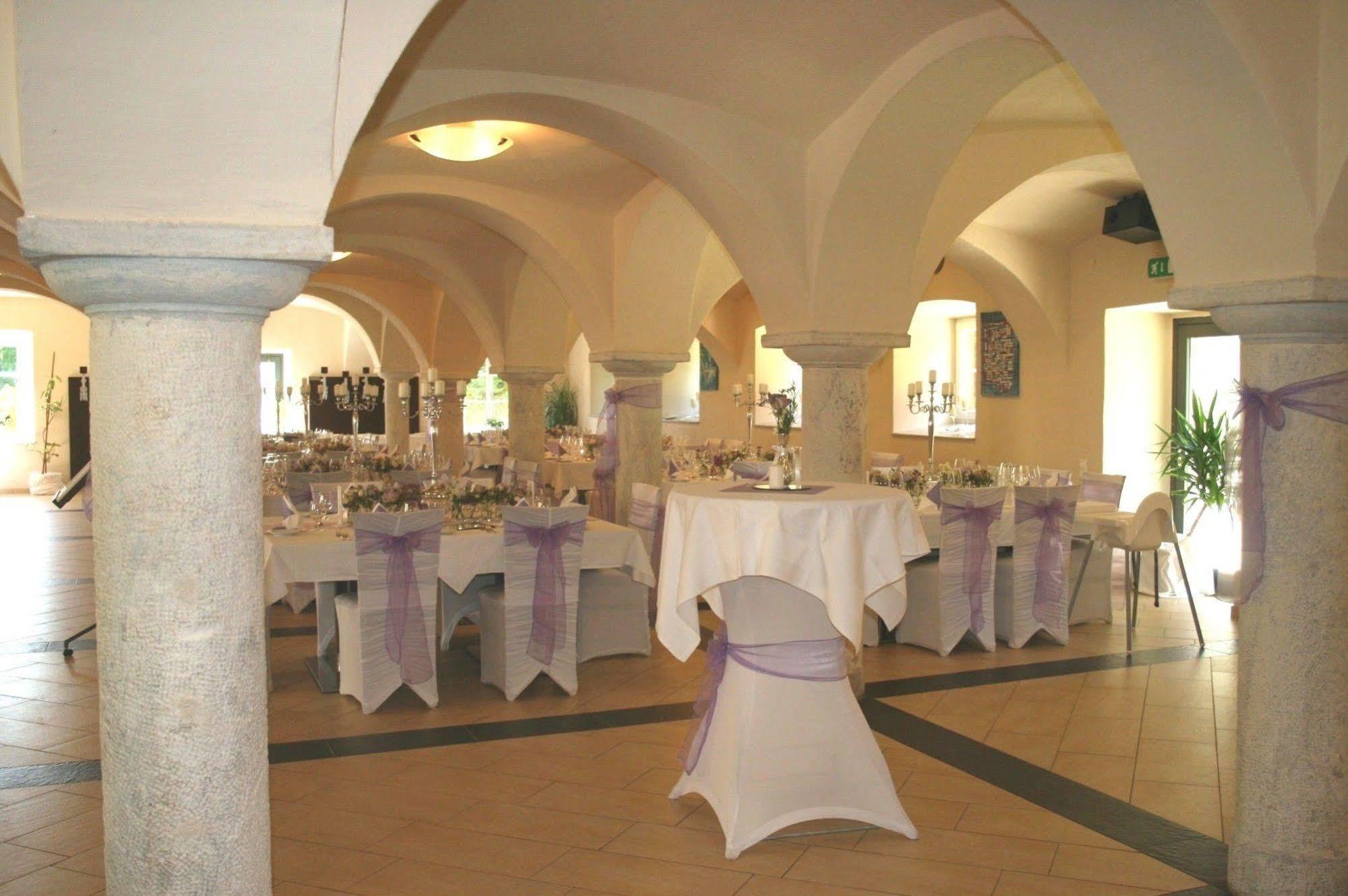 Gut Drasing Hotell Krumpendorf Exteriör bild